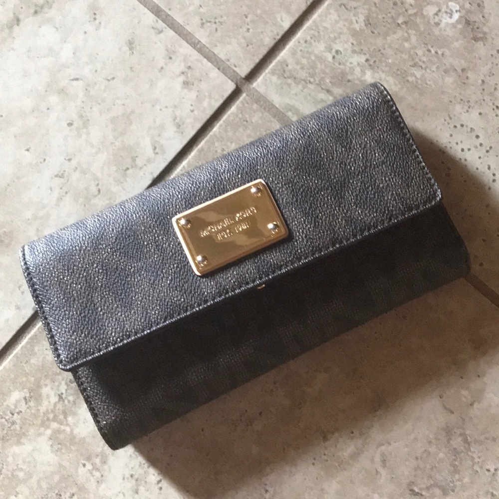 Michael Kors wallet